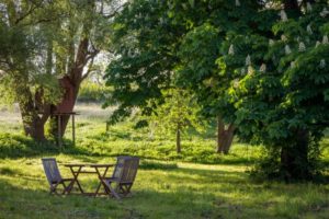 tips for selling your home peaceful backyard